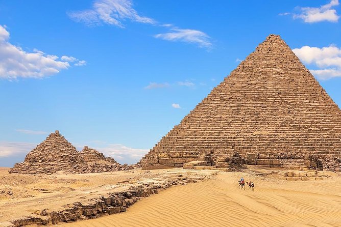 Tour to Giza Pyramids and The Egyptian Museum - Lunch with a view: the calm break you’ll feel grateful for